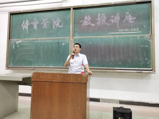 胡科.jpg